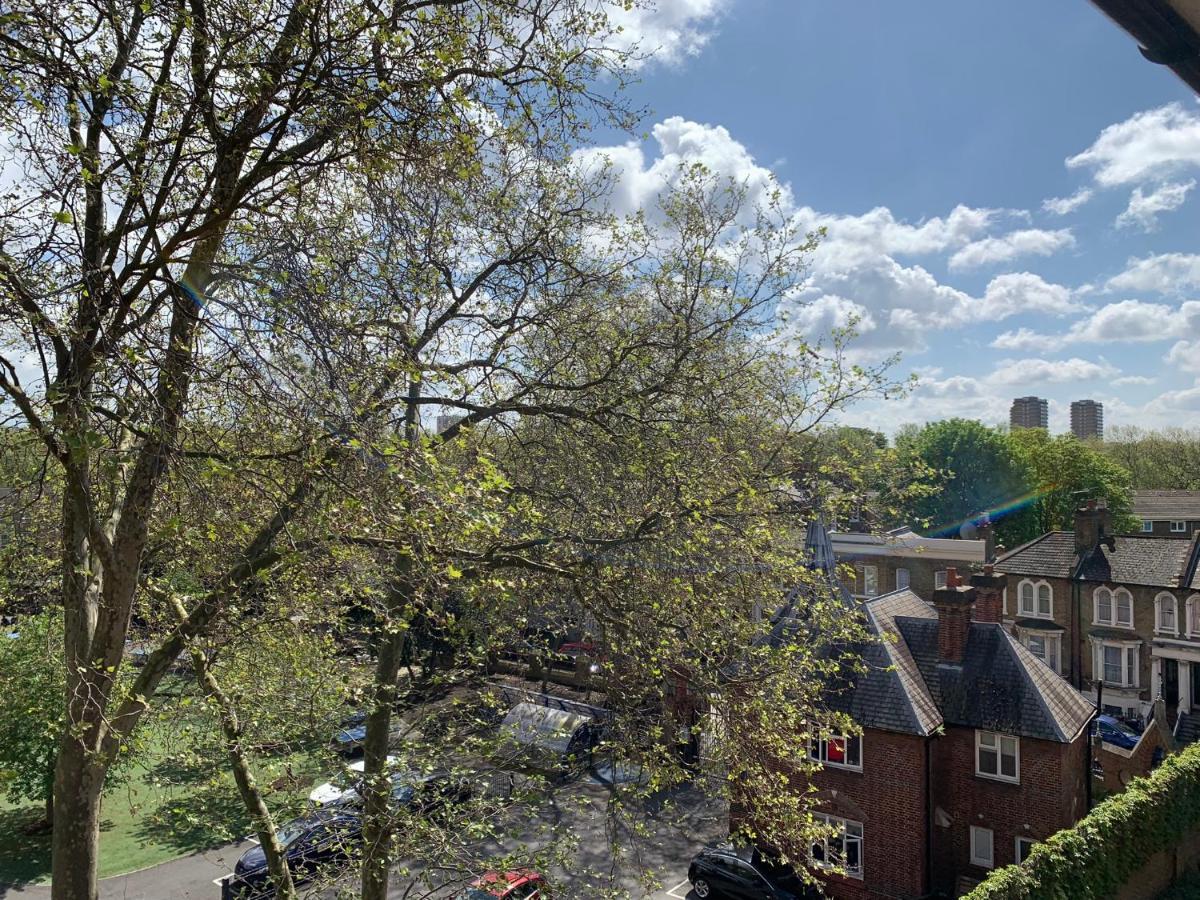 Lovely Apartment In Victoria Park Village ロンドン エクステリア 写真
