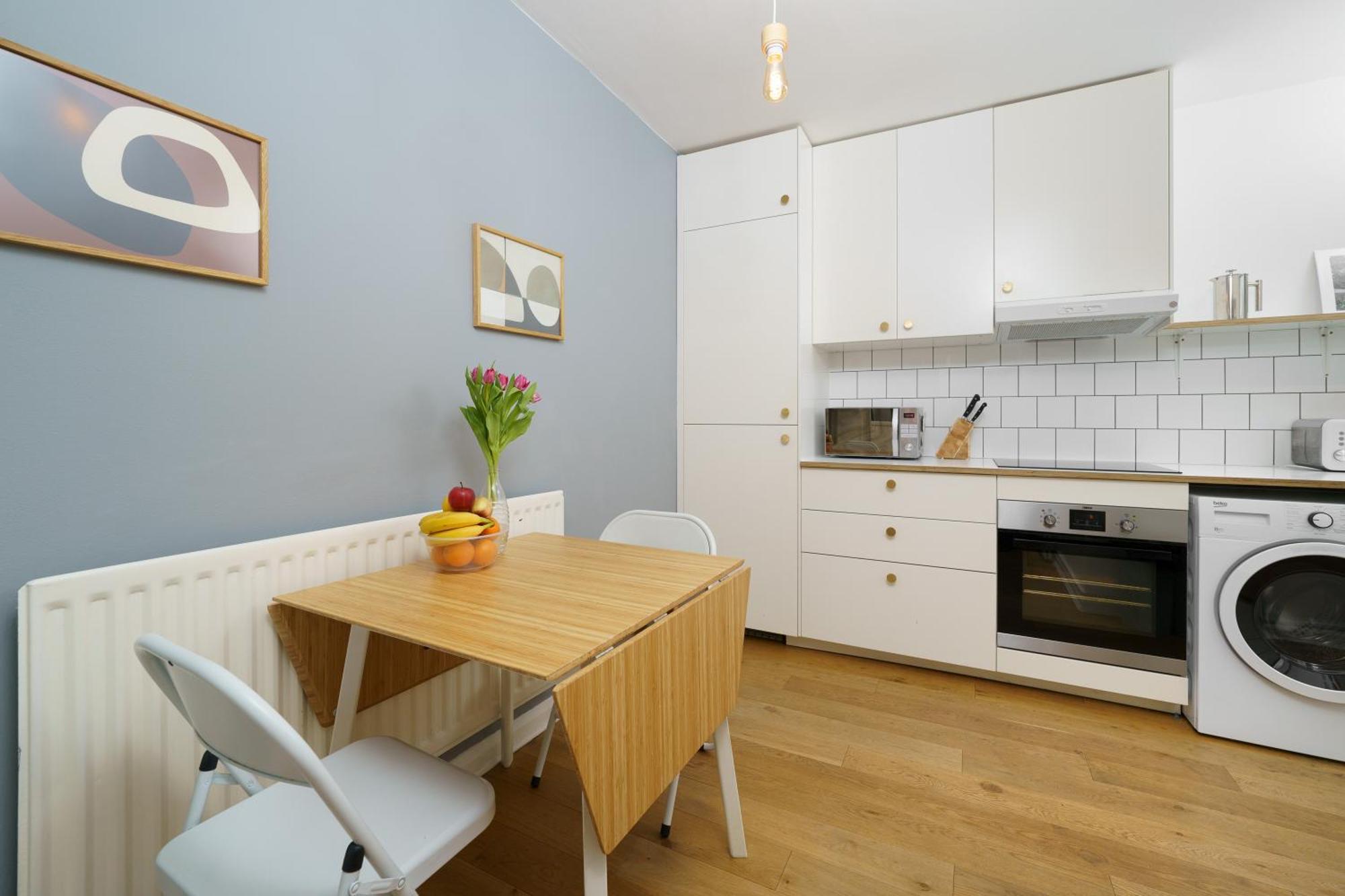 Lovely Apartment In Victoria Park Village ロンドン エクステリア 写真