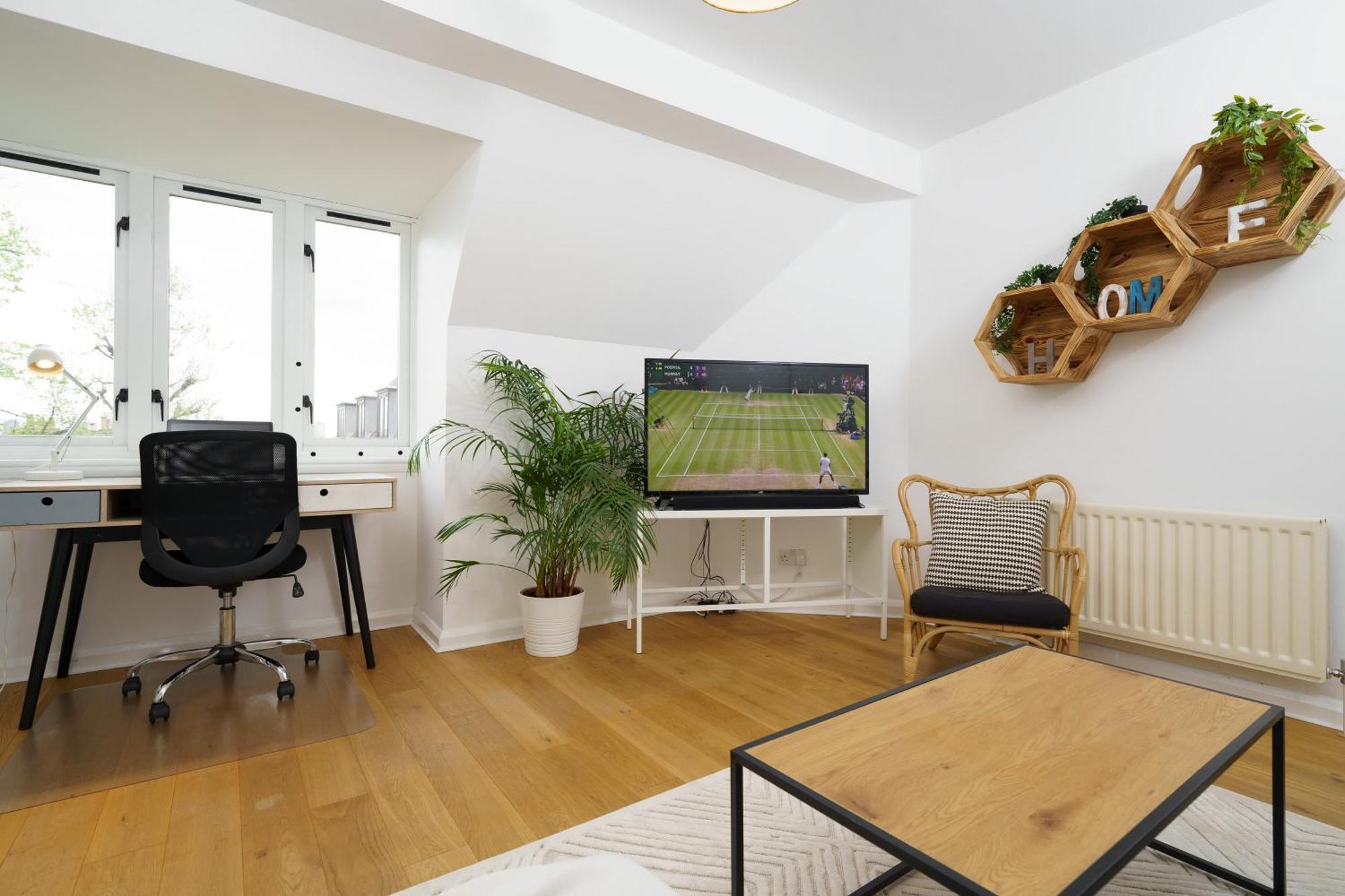 Lovely Apartment In Victoria Park Village ロンドン エクステリア 写真