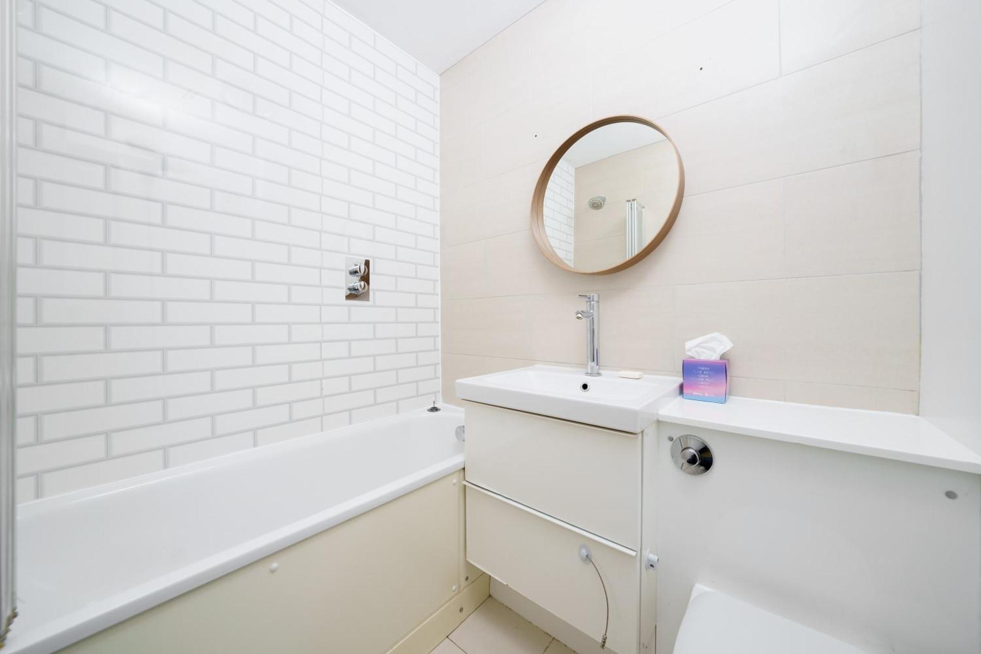Lovely Apartment In Victoria Park Village ロンドン エクステリア 写真